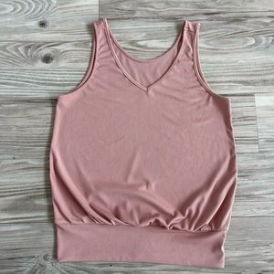 Pretty in pink top. Size M. Small ribbed. Pull on. V neck.